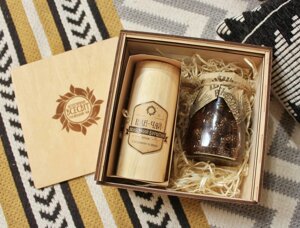 Набір подарунковий "Іван-чай Поліський Бурштин і варення із соснової шишки" у дерев'яному ящичку з гравіюванням