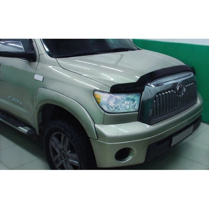 Дефлектор капота SIM Toyota Tundra II 2007-2013 темный (STOTUN1012) від компанії Тюнінг і аксесуари для авто - фото 1