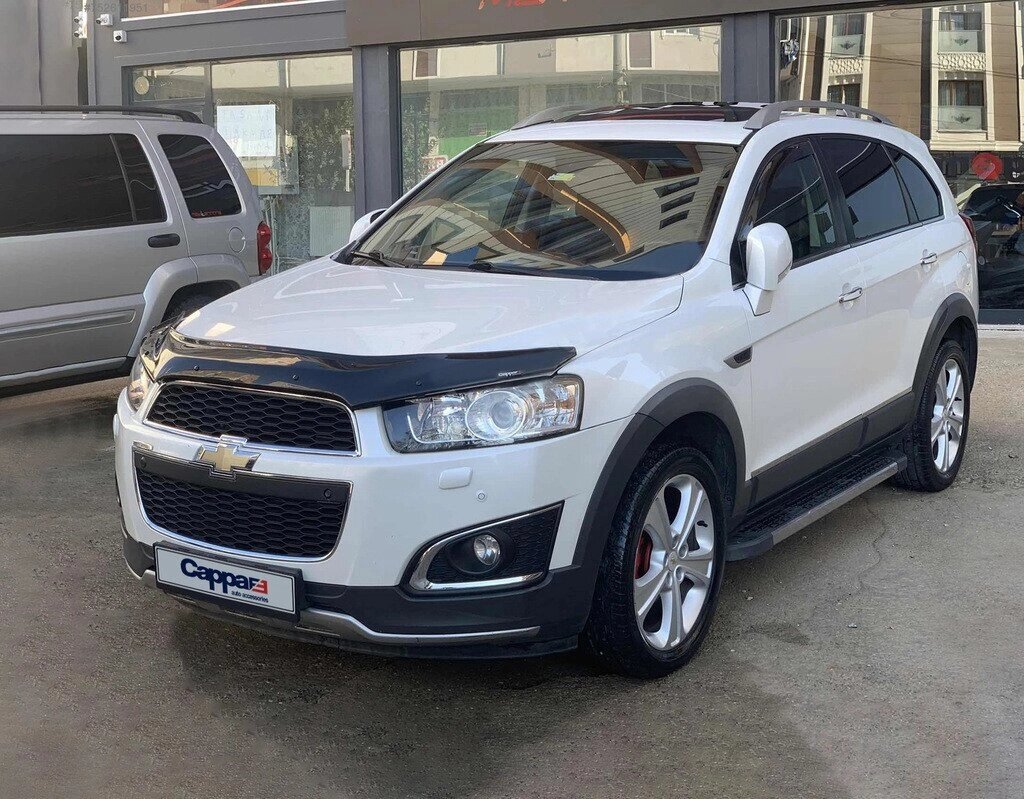 Дефлектор капоту (мухобойка) Chevrolet Captiva 2006-2011 від компанії Тюнінг і аксесуари для авто - фото 1