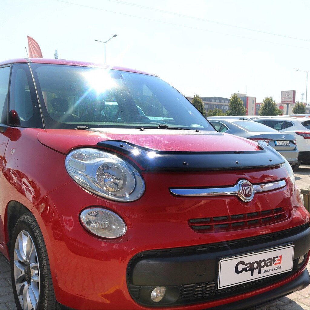 Дефлектор капоту (мухобойка) Fiat 500L від компанії Тюнінг і аксесуари для авто - фото 1