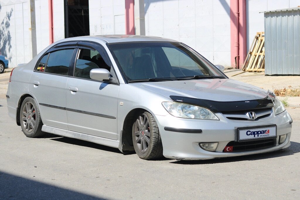 Дефлектор капоту (мухобойка) Honda Civic Sedan VII 2001-2006 від компанії Тюнінг і аксесуари для авто - фото 1