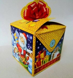 Коробка "Новорічна" Куб з бантом 900г. (200шт в ящ.)