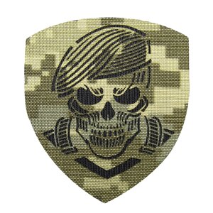Шеврон Camotec Череп в береті (7*8) Піксель (9016)
