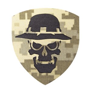 Шеврон Camotec Череп в панамі (7*8) Піксель (9031)
