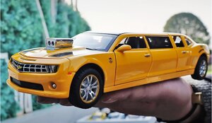 Модель автомобіля Chevrolet Camaro подовжена жовта, модель високої якості 1:32 зі сплаву, музика та світло