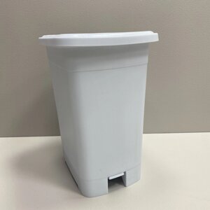 Контейнер для сміття пластиковий 8 л з педалькою Ucsan Plastik 344