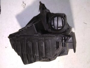 Корпус повітряного фільтра 8200947663 renault megane III 09-16 renault 8200947663