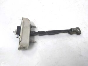 Обмежувач кришки багажника 6865042071 toyota RAV4 05-13 toyota 6865042071