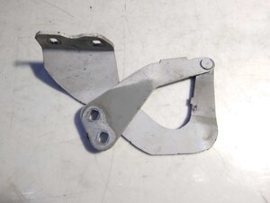 Петля капота права 1738378 FORD Kuga 08-13 FORD 1738378