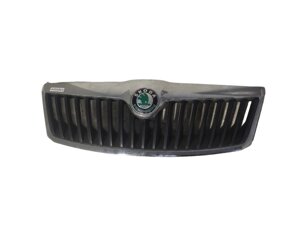 Решітка хромована радіатора 09- 1Z0853668A SKODA Octavia A5 04-13 SKODA 1Z0853668A