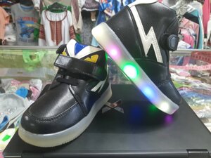 Демісезонні Високі кросівки кеди LED для хлопчика розмір 28 29