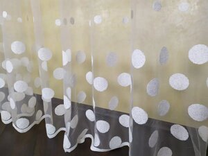 Тюль в зал візерунок кульки  білого кольору в Києві от компании "Шторы и тюль"  интернет-магазин
