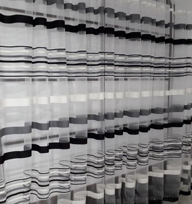 Тюль з смужками чорного та сірого кольору від компанії "Штори і тюль" інтернет-магазин - фото 1