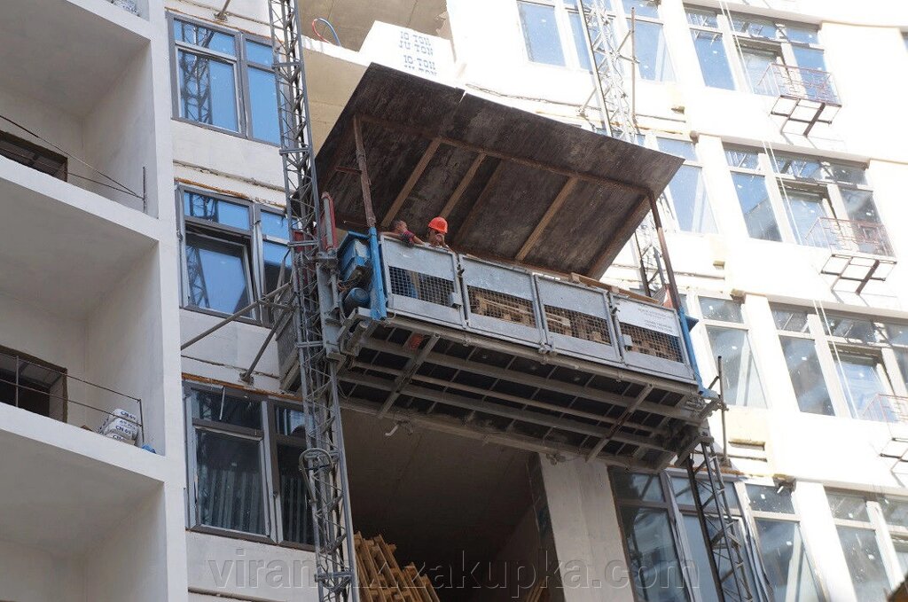 Будівельний підйомник двощогловий ALimak від компанії Вірамакс - фото 1