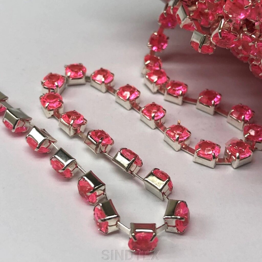 1м - Стразовий ланцюг SS 18 (4,5 мм) Акриловий рожевий кристал у сріблі від компанії SINDTEX - фото 1