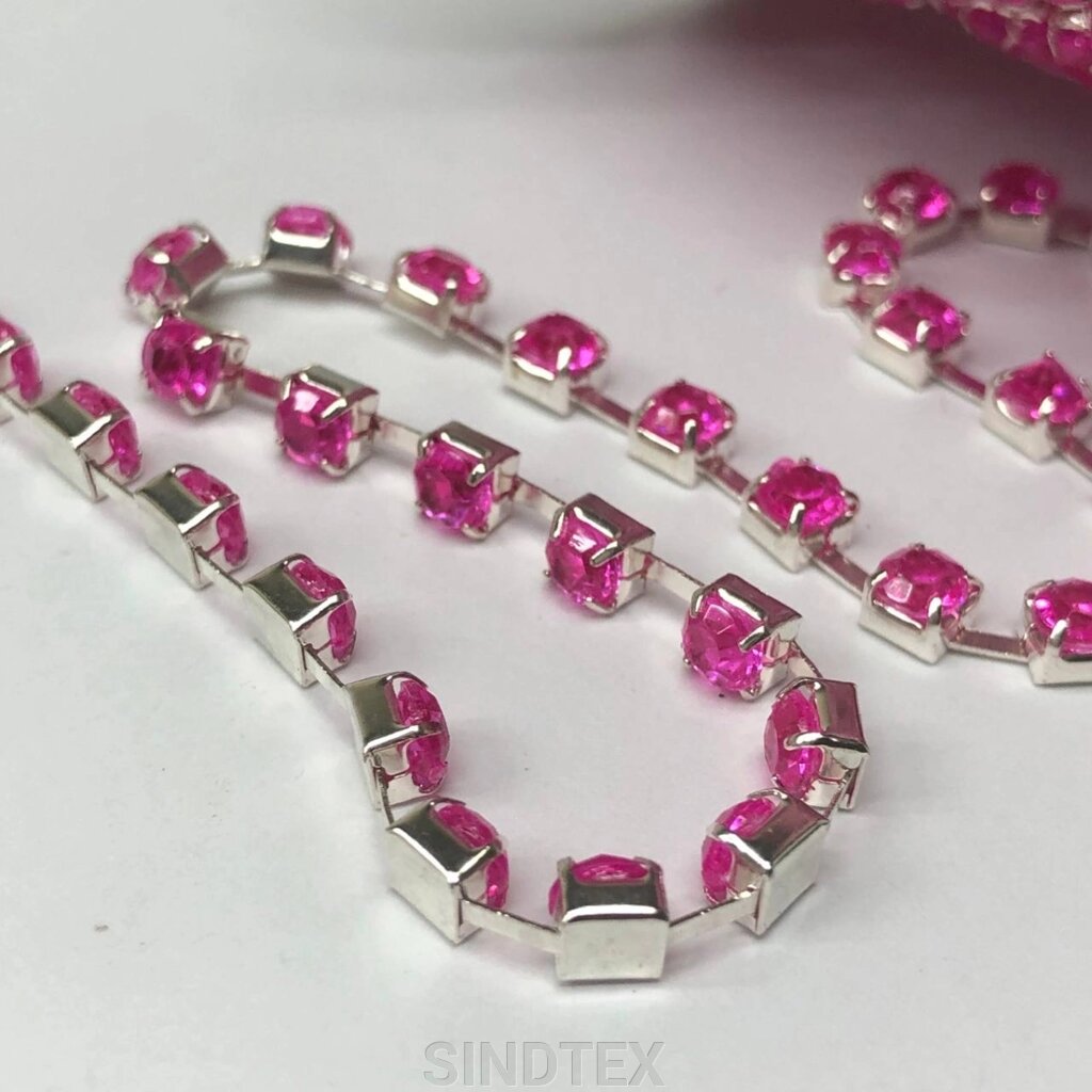 1м - Стразовий ланцюг SS18 (4,5 мм) Акриловий рожевий кристал у сріблі від компанії SINDTEX - фото 1