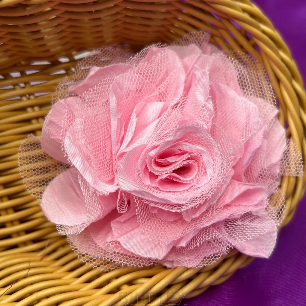 Брошка квітка з фатином 8 см, тканина - ніжно рожевий від компанії SINDTEX - фото 1