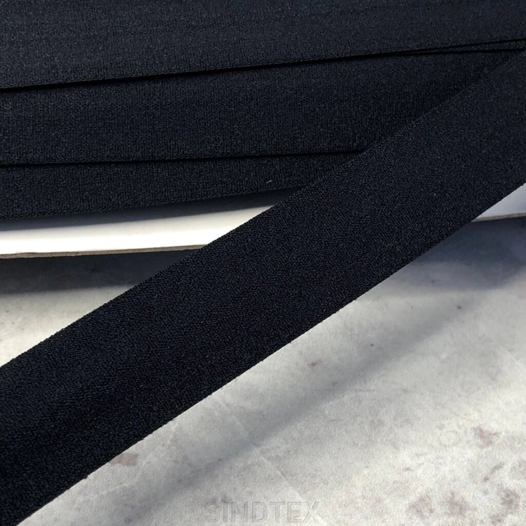 Чорна - трикотажна окантувальна бейка матова (еластична) 2 см х 1м. від компанії SINDTEX - фото 1