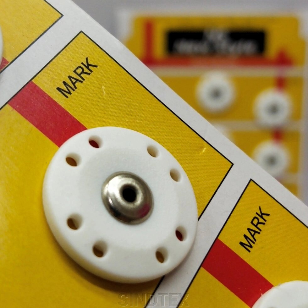 D=21 мм пришивні кнопки пластикові, декоративні для шиття одягу білі від компанії SINDTEX - фото 1