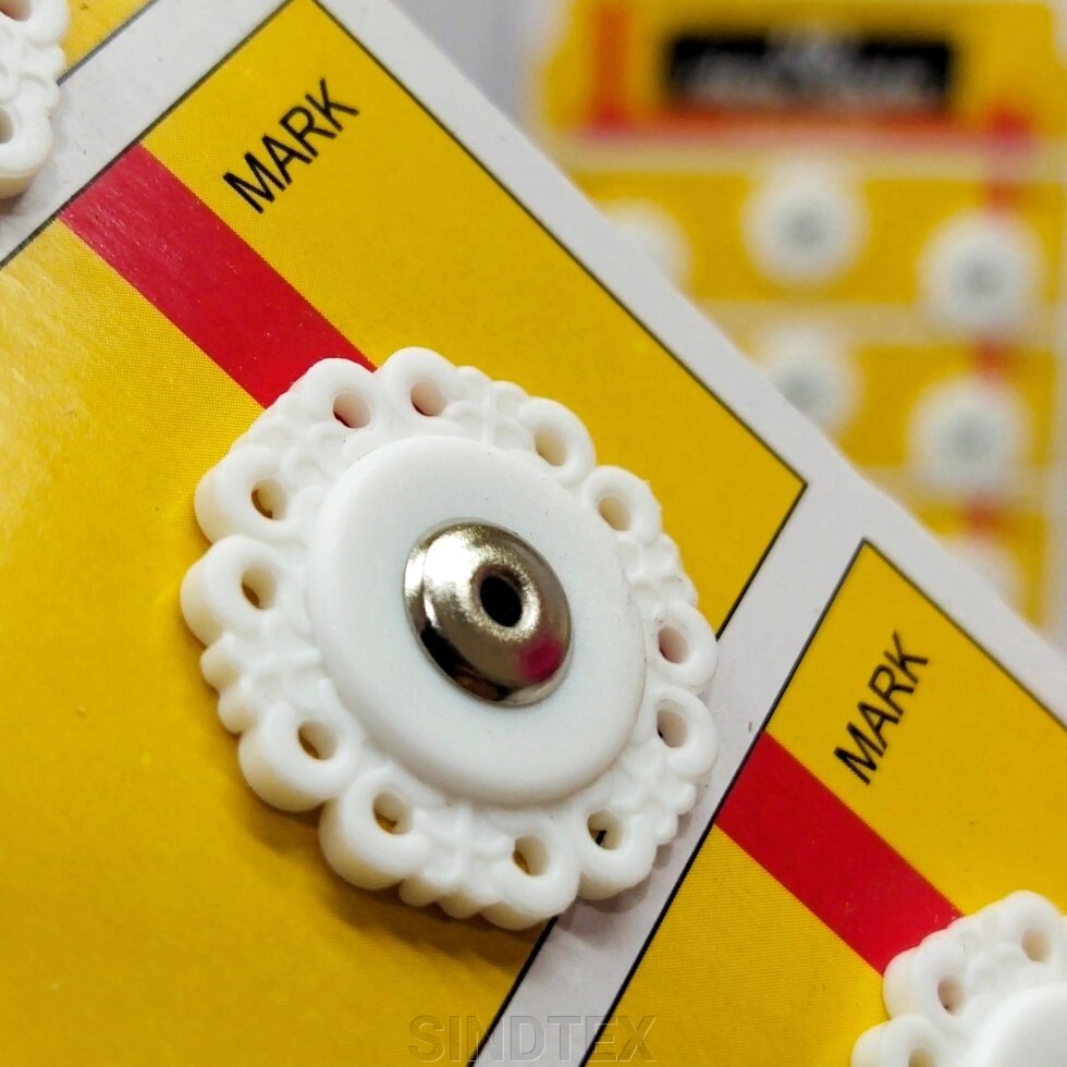 D=22 мм пришивні кнопки пластикові, декоративні для шиття одягу білі від компанії SINDTEX - фото 1