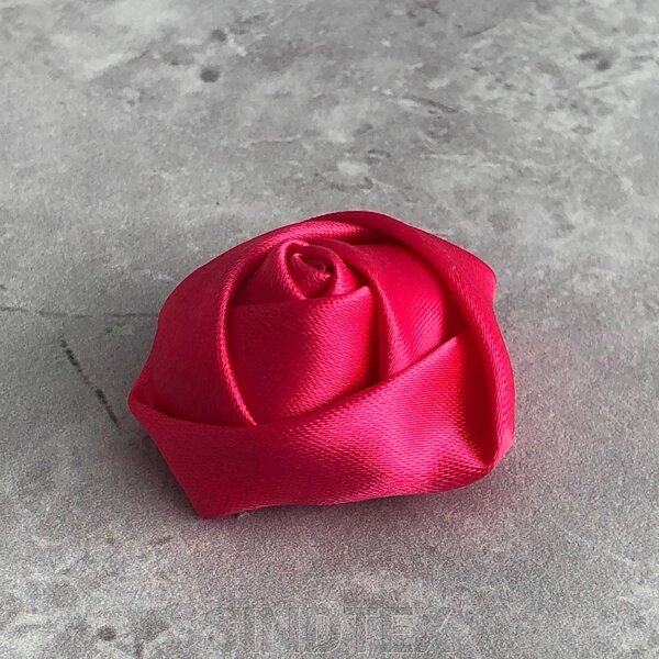 Декоративна троянда атласна 3,5 см - малиновий від компанії SINDTEX - фото 1
