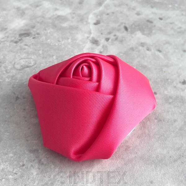 Декоративна троянда атласна 4 см - малиновий від компанії SINDTEX - фото 1