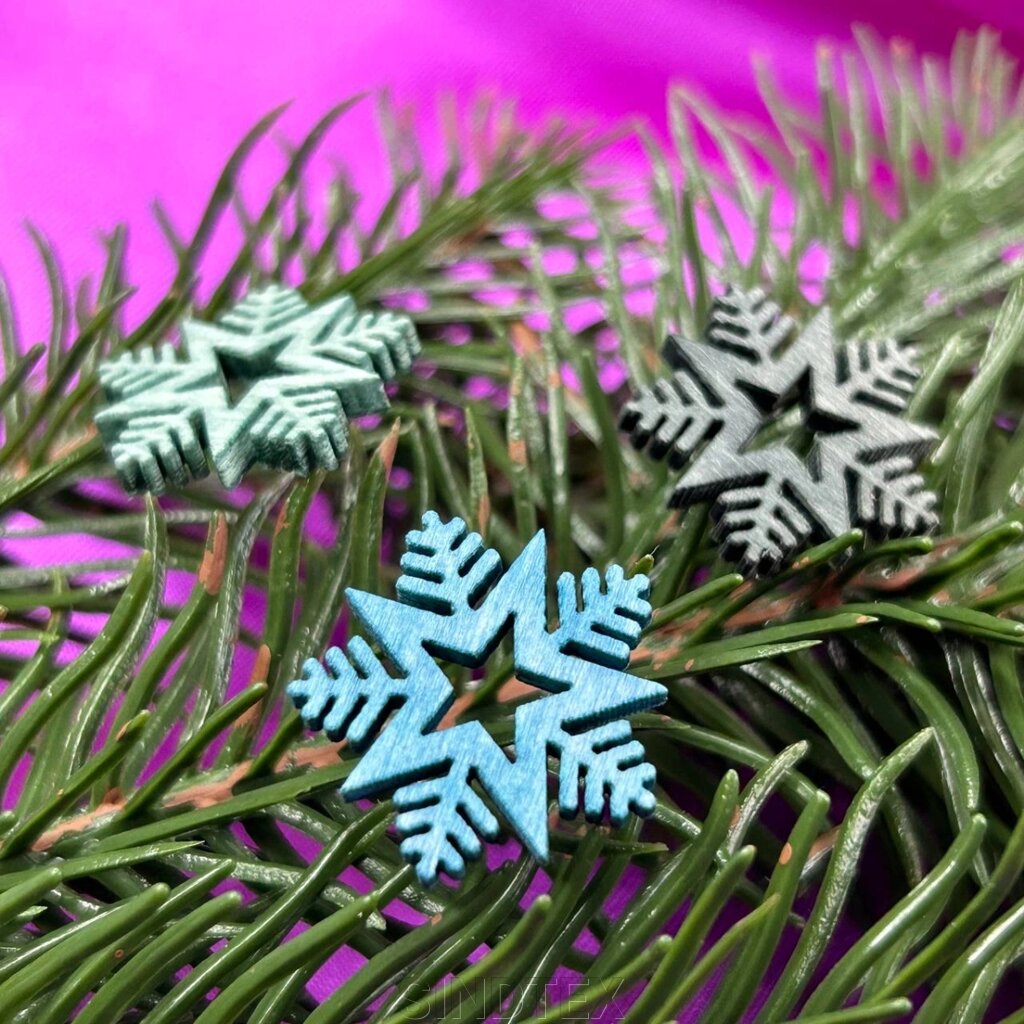 Дерев'яний декор новорічний "Сніжинки" 2 см блакитний мікс- 35 шт/уп від компанії SINDTEX - фото 1