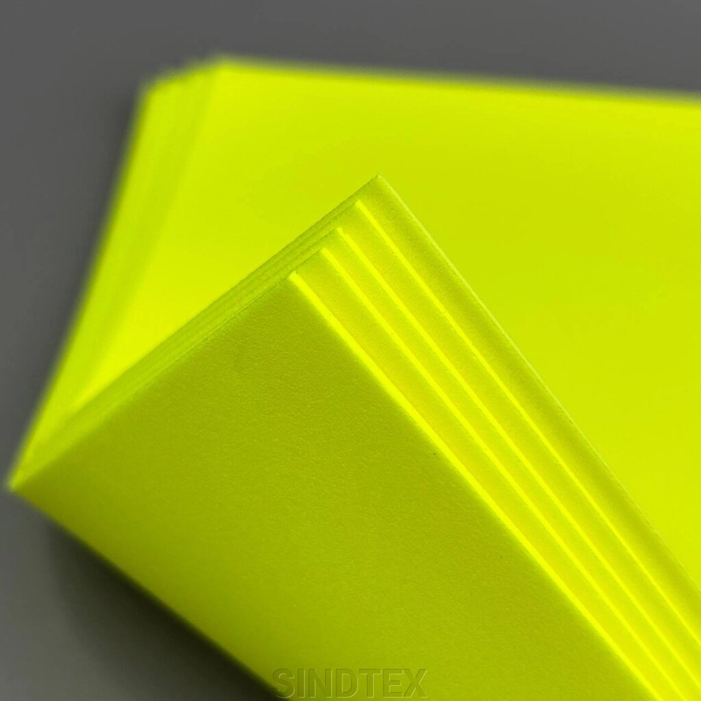 Фоаміран флуоресцентний 2мм, 1 аркуш А4 - жовтий від компанії SINDTEX - фото 1