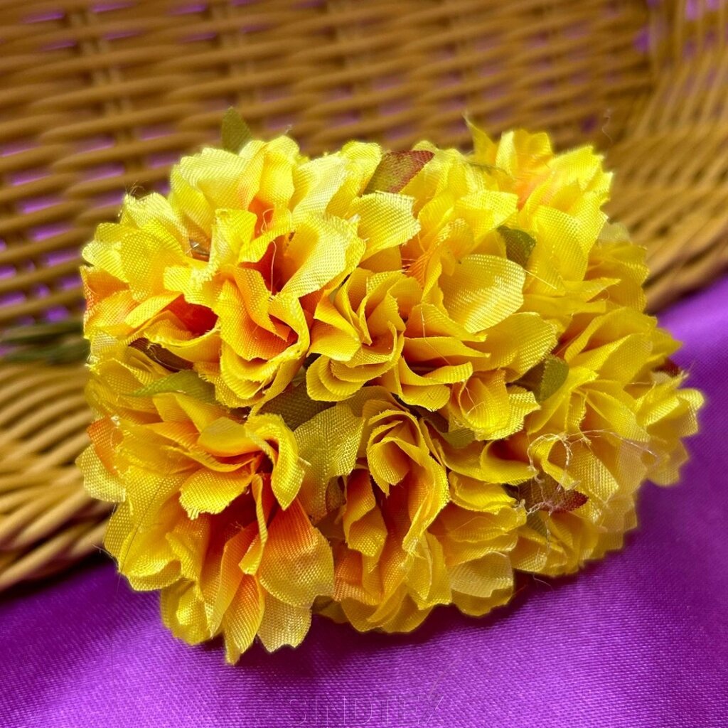 Хризантема, букет 6 квіток - жовта темна від компанії SINDTEX - фото 1