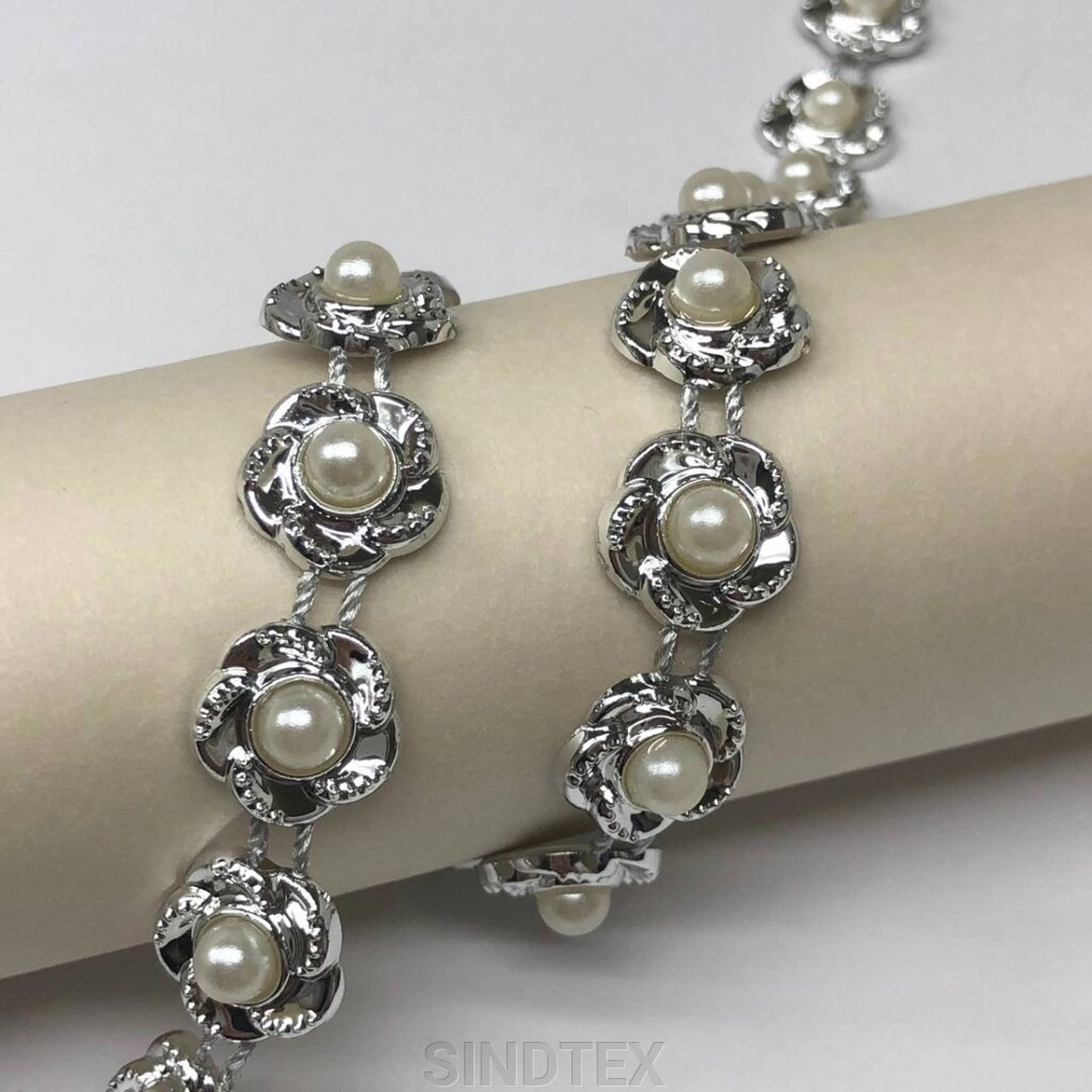 Напівбусини на нитці "Квітка з перлами" - срібло від компанії SINDTEX - фото 1