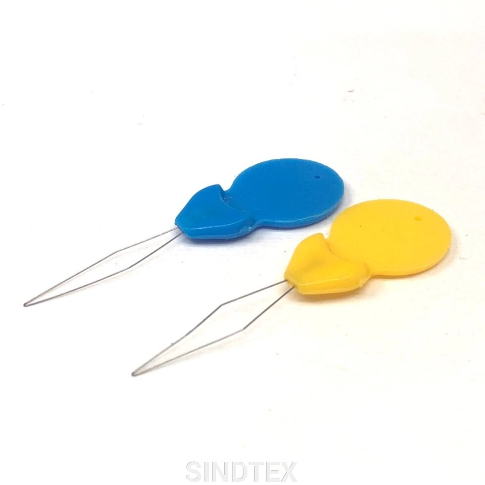 Ниткодеватель пластиковий 5,5 см, колір - мікс від компанії SINDTEX - фото 1