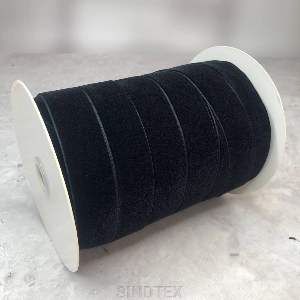 Оксамитова стрічка декоративна 2,5 см. боб. 46м. колір чорний від компанії SINDTEX - фото 1
