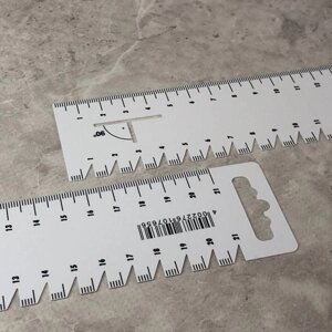 Лінійка (гнучка) пластикова для розмітки та вимірів - 21см