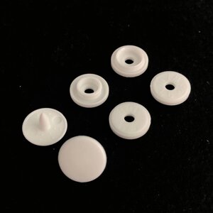 Пластикова кнопка 10 мм білий К (50 шт.) (321010)