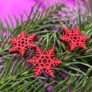 Дерев'яний декор новорічний "Сніжинки" 2 см червоний - 35 шт/уп