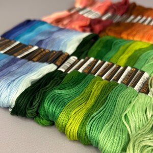 (100шт по 8м) набір мулін (нитки для вишивки) - мікс