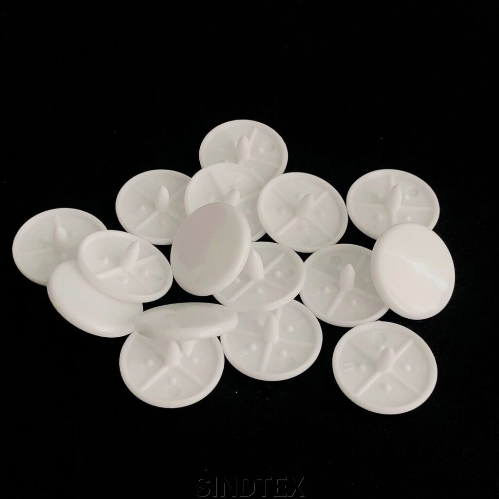 Пластикова кнопка 15 мм білий К (1440шт) (321015) від компанії SINDTEX - фото 1