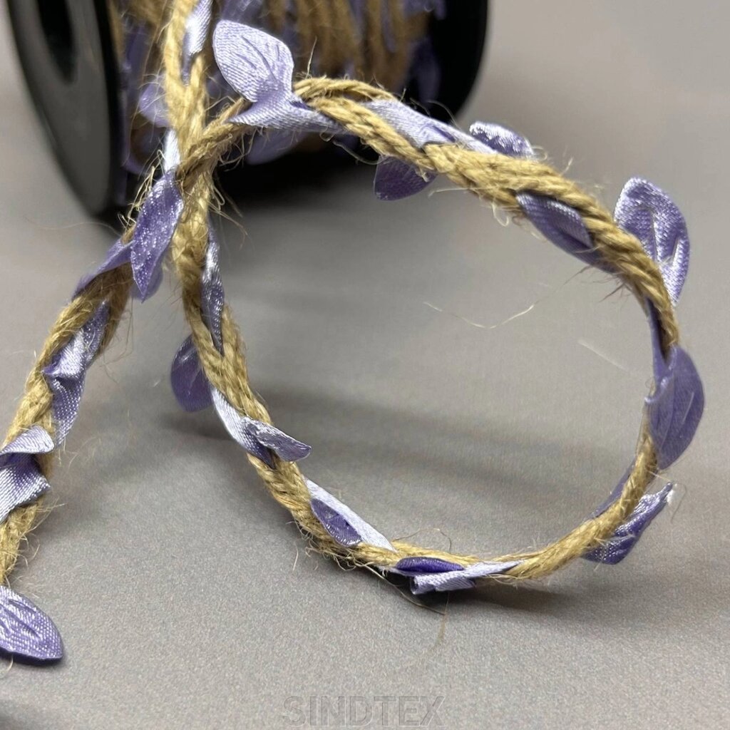 Тасьма мотузка з листочками "Ліана" 20 мм, моток 9 м - бузковий від компанії SINDTEX - фото 1