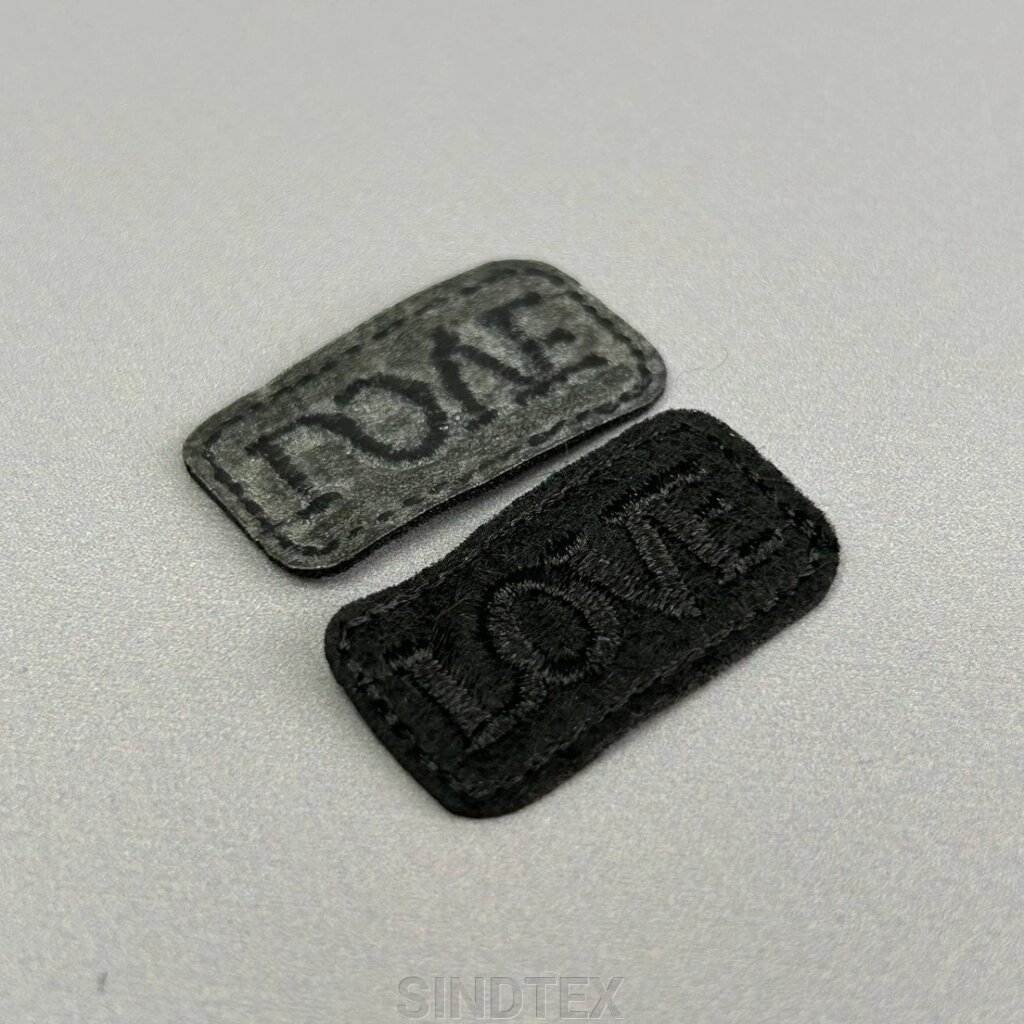 Термо нашивка, латка Love 1,5х3 см - чорний від компанії SINDTEX - фото 1
