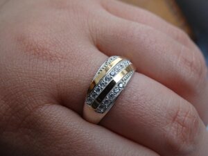 Срібне кільце срібло жіночий перстень
