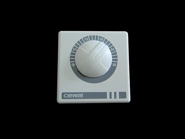 Регулятор температури CEWAL RQ01 Італія (16А) від компанії "Вентиляційні системи" Інтернет-магазин - фото 1