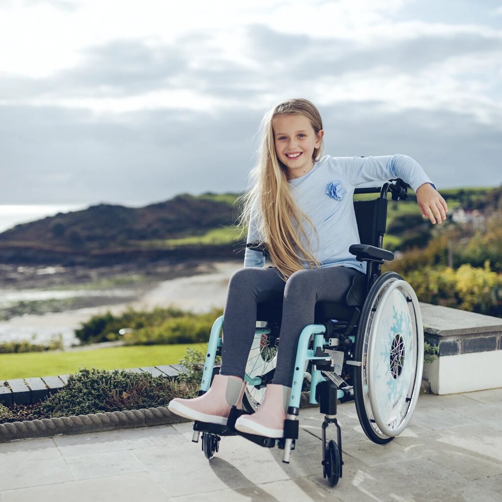 Активна дитяча інвалідна коляска Action 3 Junior Evolutive від 3 до 15 років від компанії Medzenet - фото 1