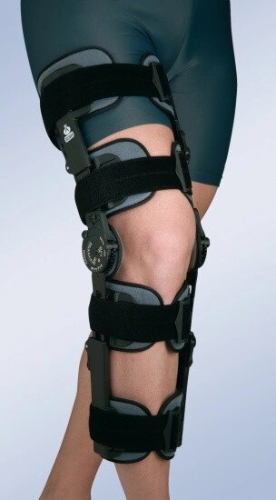Армований колінний ортез з обмежувачем Orliman 94260 від компанії Medzenet - фото 1