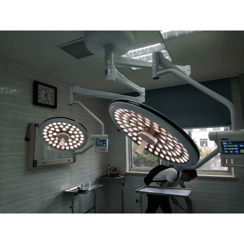 Двокупольний Хірургічний світильник ZW 700/700E SLIM від компанії Medzenet - фото 1