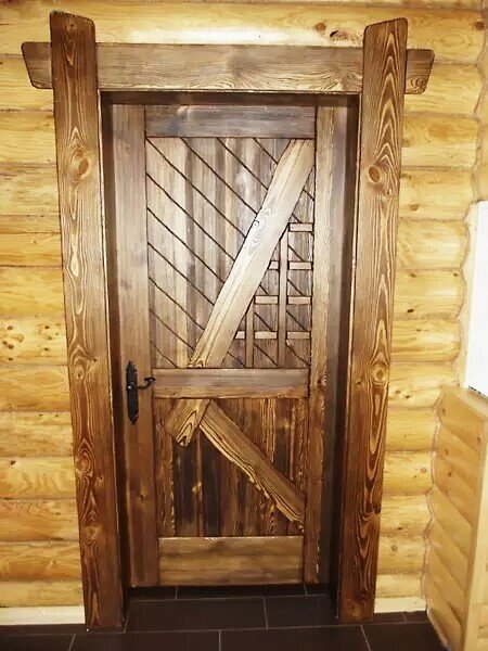 Дерев'яні двері №3 від компанії Столярна майстерня Гюмрі - фото 1
