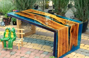 Ексклюзивний стіл з епоксидної смоли