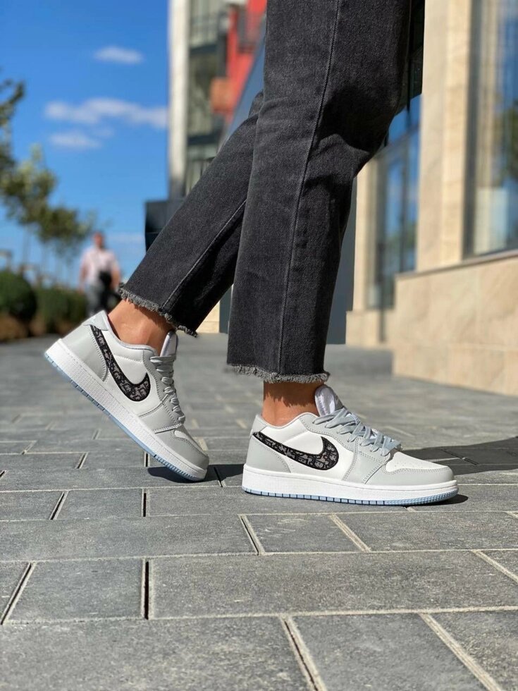 7 КВІТКА! Кросівки Nike Air Jordan 1 Retro Low від компанії Premium - фото 1