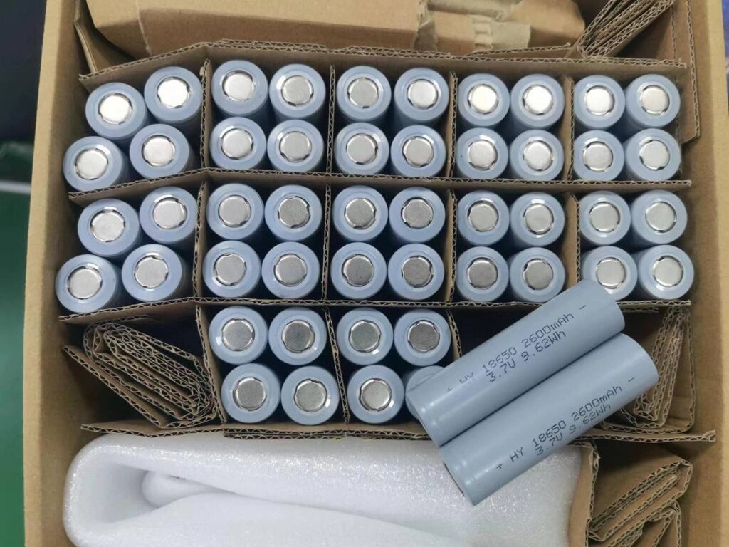 Акумулятор 18650 2600 мА·год 2600 mah акумулятор батарейка 3.7 В від компанії Premium - фото 1