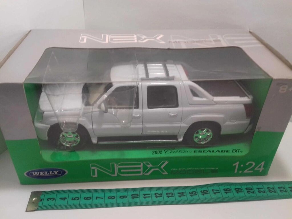 Колекційна модель Cadillac Escalade Метал Машинка 1:24 Іграшки від компанії Premium - фото 1