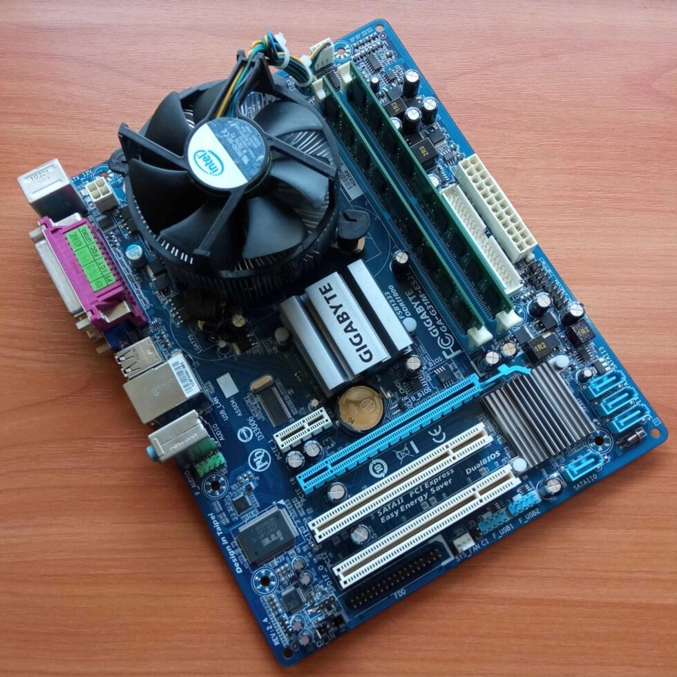 Комплект s775 Intel Core 2 Quad Q9400 (4 ядра) / DDR2 4GB від компанії Premium - фото 1